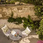 Marissa's Elegant Retreats Апартаменты