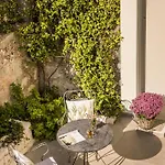 Marissa's Elegant Retreats Апартаменты
