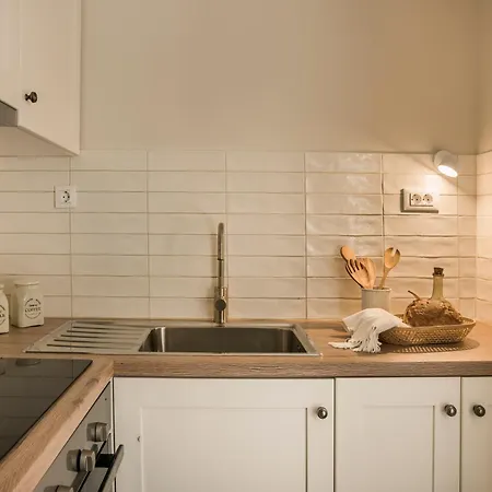 Marissa's Elegant Retreats Apartment *