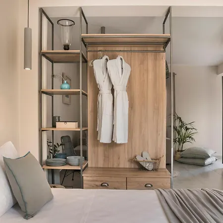 Marissa's Elegant Retreats Apartment *