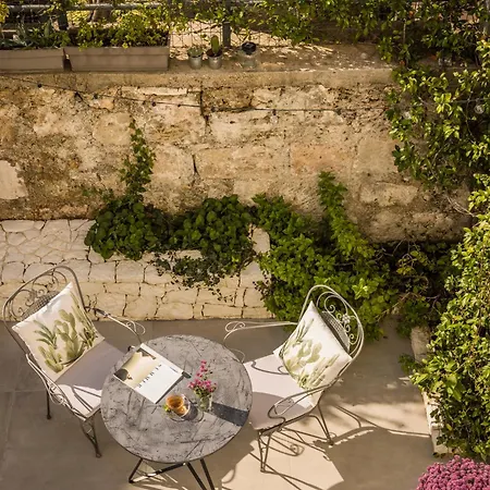 Marissa's Elegant Retreats Apartment