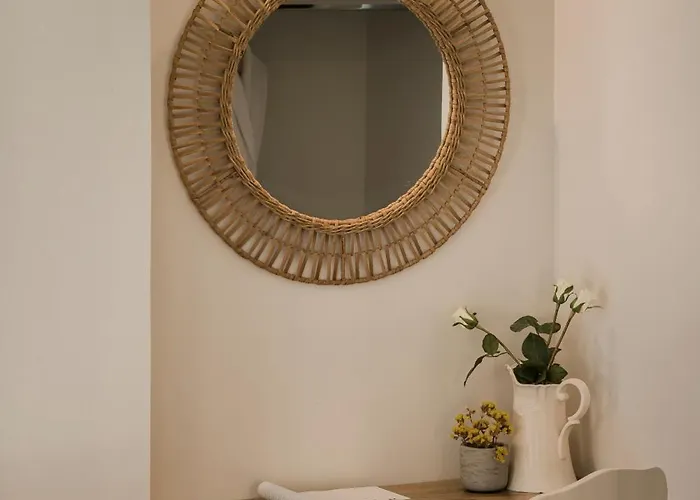 Marissa's Elegant Retreats Apartment *