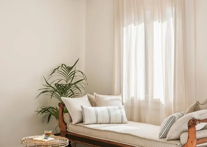Marissa's Elegant Retreats Apartment *