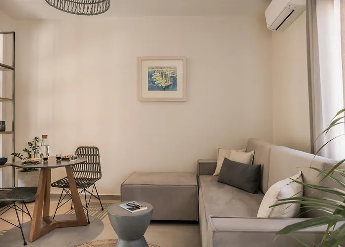 Marissa's Elegant Retreats Apartment *